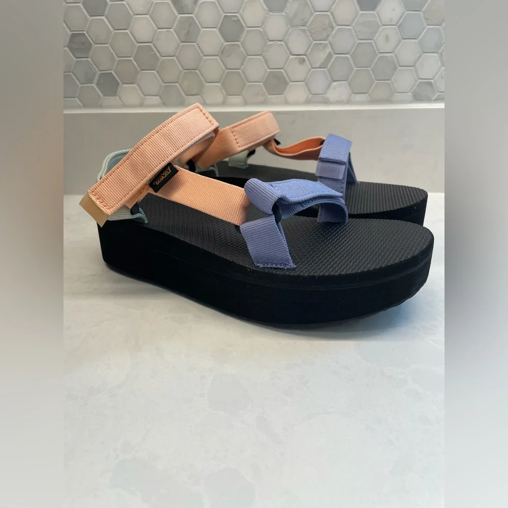 Y2K-Inspired Teva‎ Platform Spring Summer Sandals Women's Size 7